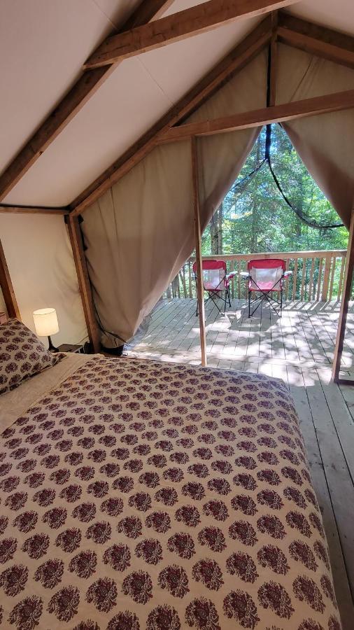 Dwight Riverside Inn Екстер'єр фото