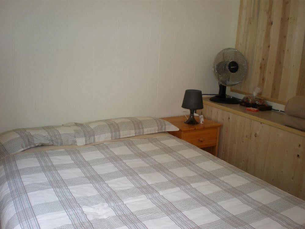 Dwight Riverside Inn Екстер'єр фото